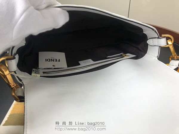 FENDI女包 頂級原單 Baguette迷你手袋 白色 全幅FF圖案 芬迪女鏈條斜挎包 可手提  fdz2062
